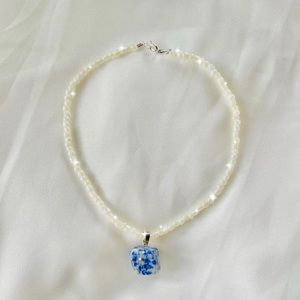 The beachy blue necklace